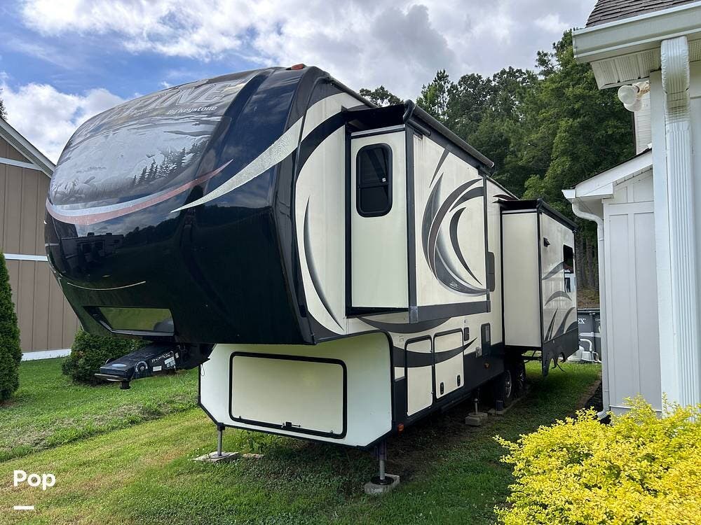 2015 Alpine 3011RE by Keystone from Pop RVs in Calhoun, Georgia