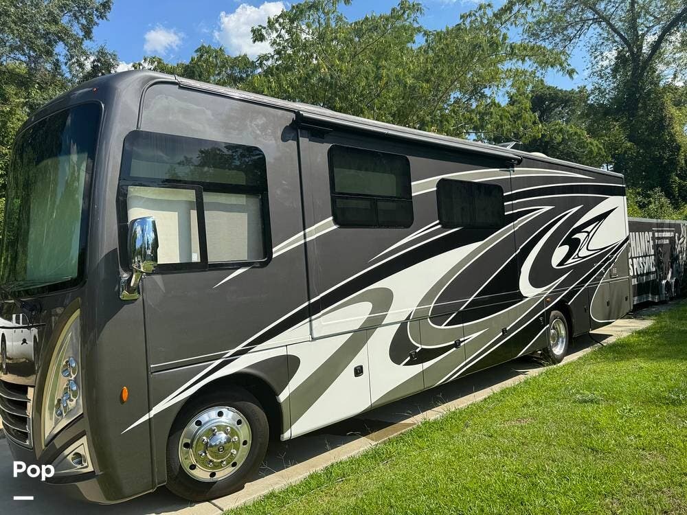 2022 Thor Motor Coach Miramar 35.2 - Used Class A For Sale by Pop RVs in Fayetteville, North Carolina features Leveling Jacks, Air Conditioning, Awning, Slideout, Generator