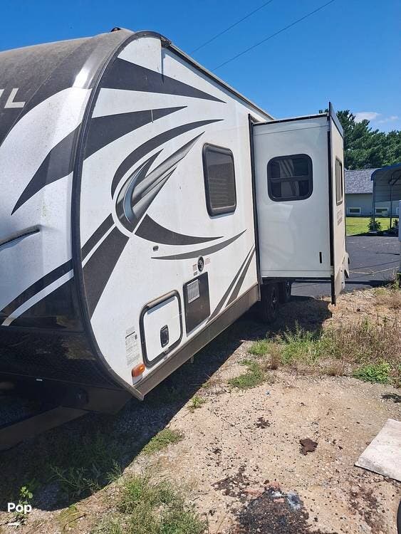 2020 Heartland North Trail 23RBS - Used Travel Trailer For Sale by Pop RVs in Anna, Illinois features Air Conditioning, Leveling Jacks, Awning, Slideout
