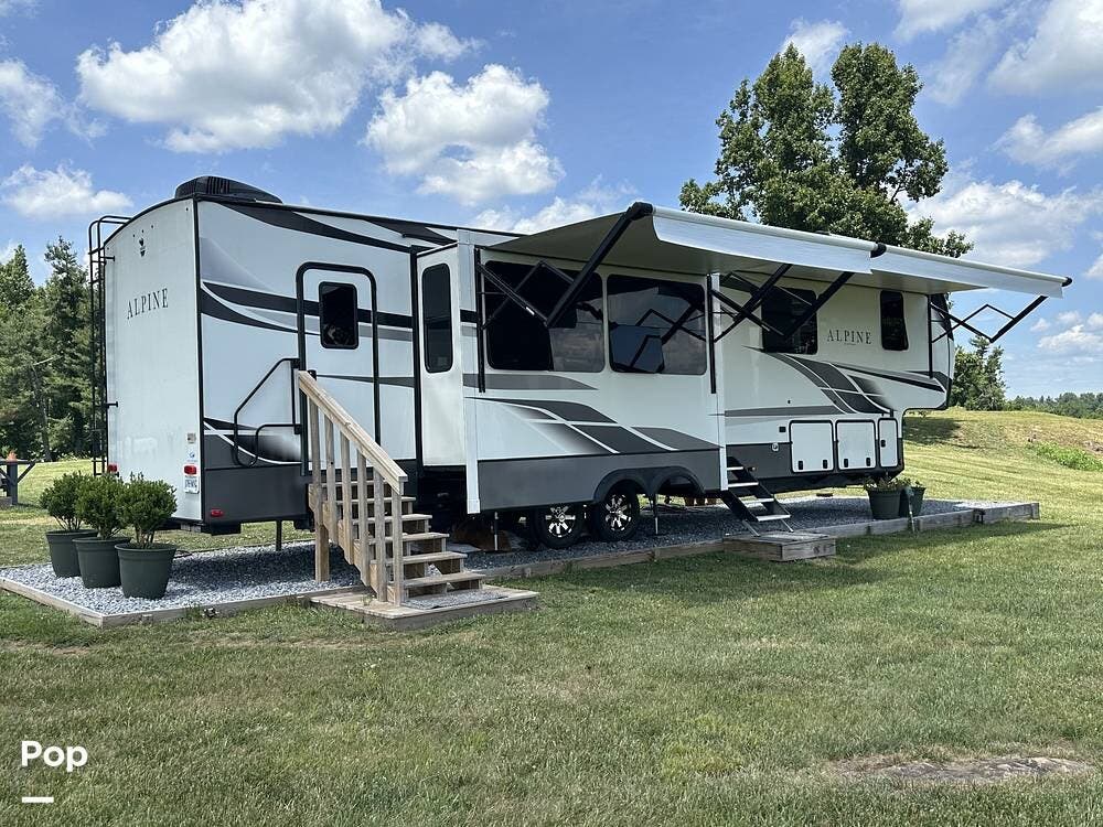 2021 Alpine 3910RK by Keystone from Pop RVs in Copper Hill, Virginia