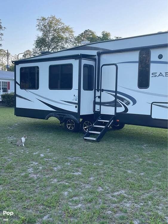 2019 Forest River Sabre 32DPT - Used Fifth Wheel For Sale by Pop RVs in Macclenny, Florida features Slideout