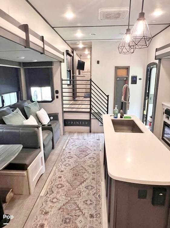 2022 Keystone Sprinter 3620LBH - Used Fifth Wheel For Sale by Pop RVs in Griffin, Georgia features Air Conditioning, Slideout, Awning, Leveling Jacks
