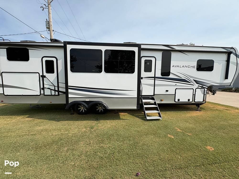 Used 2022 Keystone Avalanche 378 BH available in Hays, Kansas
