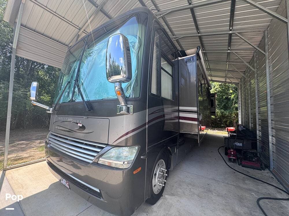 2007 Newmar Mountain Aire 3993 - Used Class A For Sale by Pop RVs in Lumber Bridge, North Carolina features Awning, Air Conditioning, Slideout, Generator, Leveling Jacks