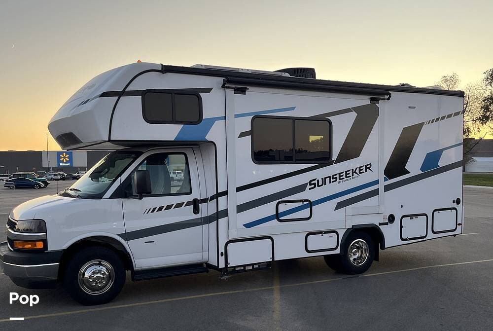2024 Forest River Sunseeker 2150SLE - Used Class C For Sale by Pop RVs in Hudsonville, Michigan features Slideout