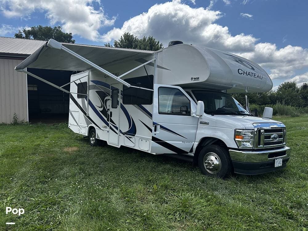 2021 Thor Motor Coach Chateau 28Z - Used Class C For Sale by Pop RVs in Xenia, Ohio features Air Conditioning, Awning, Slideout, Generator