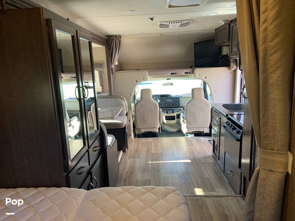 2018 Four Winds 24F by Thor Motor Coach from Pop RVs in Bradfordsville, Kentucky