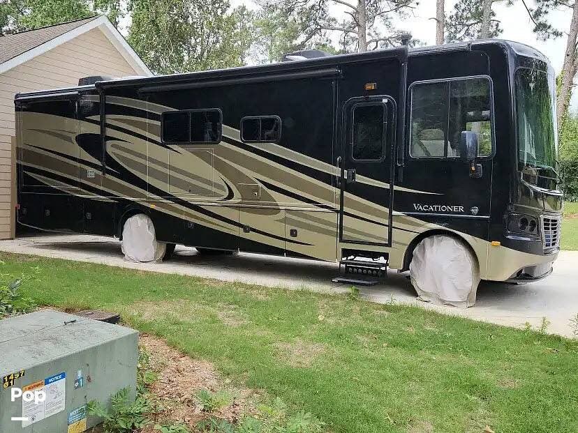 2015 Vacationer 36SBT by Holiday Rambler from Pop RVs in Jonesboro, Georgia