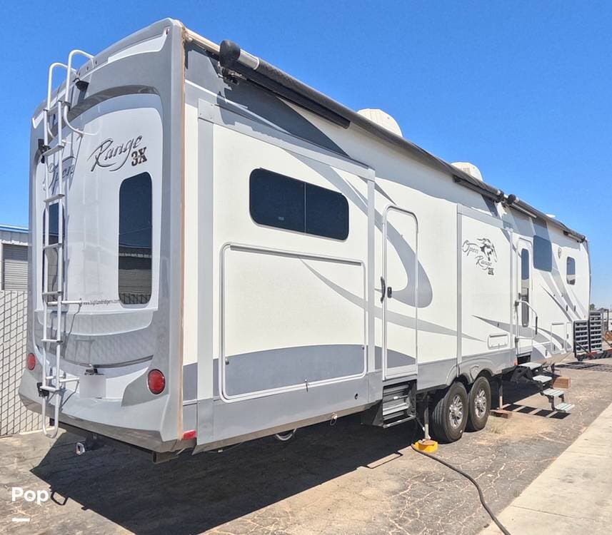 Used 2017 Highland Ridge Open Range 3X Series 427BHS available in Apple Valley, California