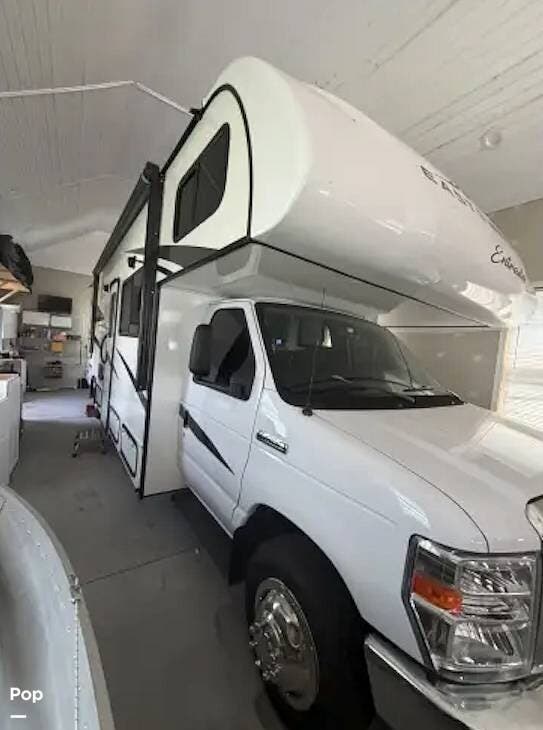 2022 East to West Entrada 3100 FB - Used Class C For Sale by Pop RVs in Harbeson, Delaware features Leveling Jacks, Awning, Generator, Air Conditioning, Slideout