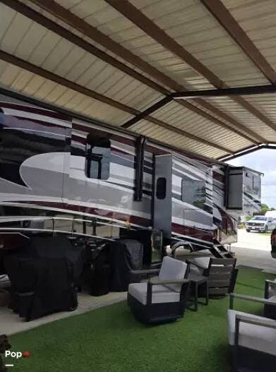 2024 Forest River RiverStone 421FK - Used Fifth Wheel For Sale by Pop RVs in Princeton, Texas features Slideout, Generator, Awning, Air Conditioning