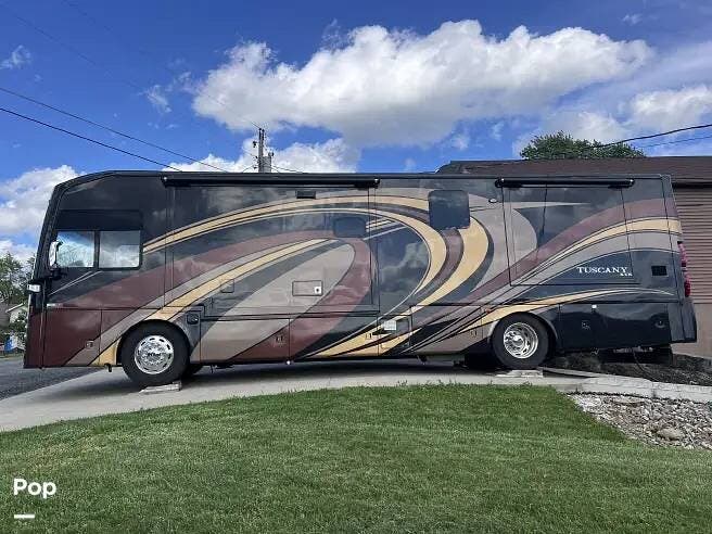 2017 Tuscany XTE 36MQ by Thor Motor Coach from Pop RVs in Malvern, Ohio