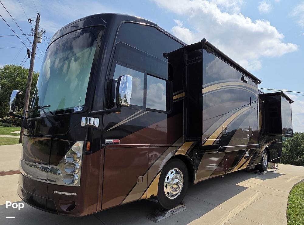 2017 Thor Motor Coach Tuscany XTE 36MQ - Used Diesel Pusher For Sale by Pop RVs in Malvern, Ohio features Awning, Air Conditioning, Leveling Jacks, Generator, Slideout