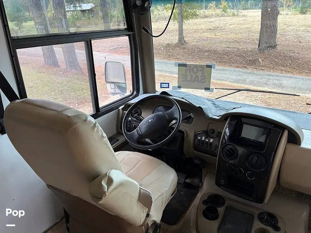 2017 Challenger M-37TB Ford by Thor Motor Coach from Pop RVs in Palestine, Texas