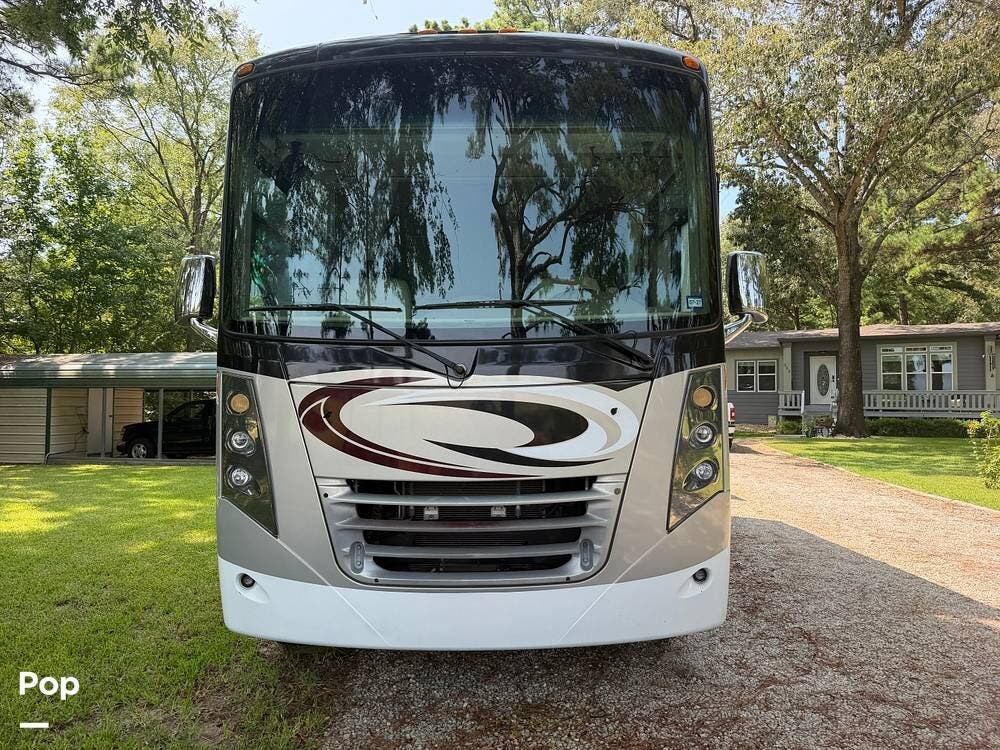 2017 Thor Motor Coach Challenger 37TB - Used Class A For Sale by Pop RVs in Palestine, Texas features Awning, Leveling Jacks, Generator, Air Conditioning, Slideout