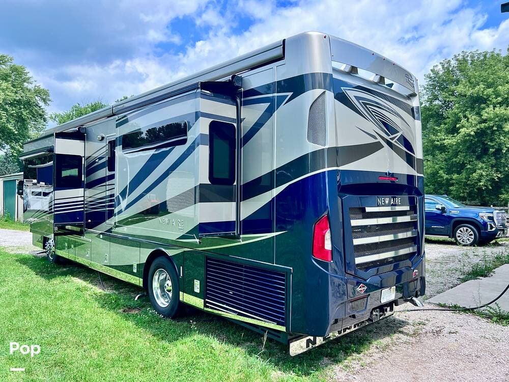 Used 2023 Newmar New Aire 3543 available in Wonderlake, Illinois