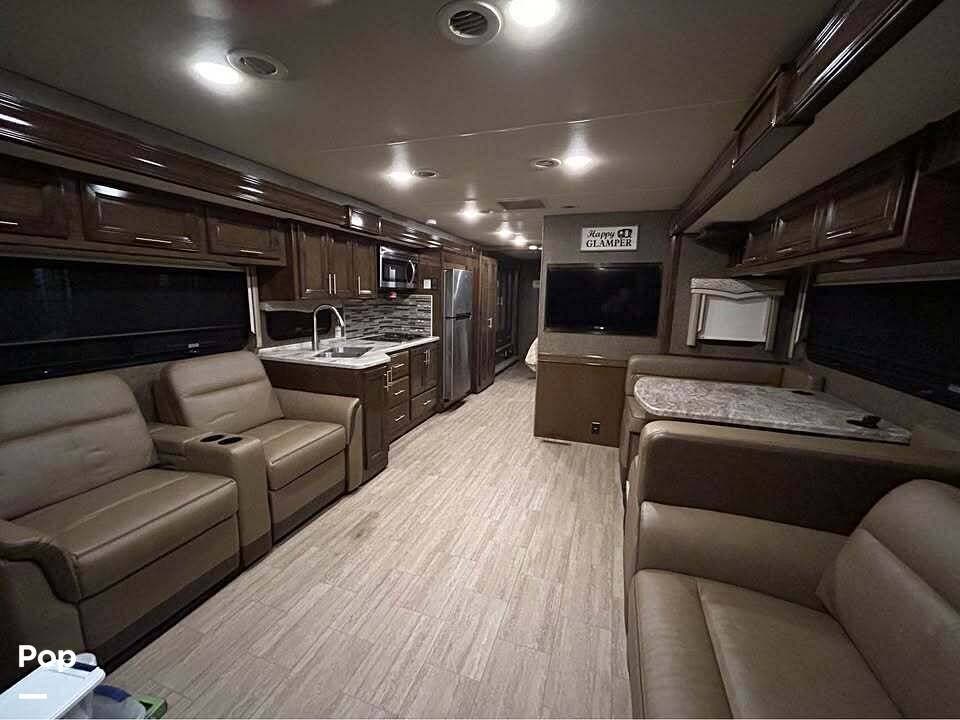 2020 Challenger 35MQ by Thor Motor Coach from Pop RVs in Tullahoma, Tennessee