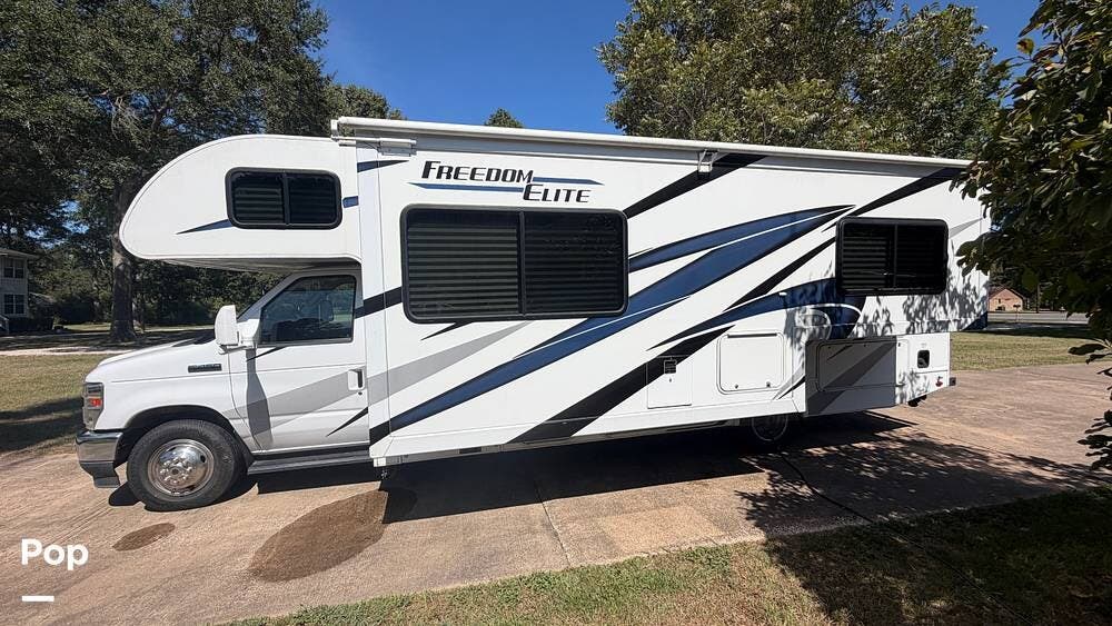 2021 Freedom Elite 27FE by Thor Motor Coach from Pop RVs in Livingston, Texas