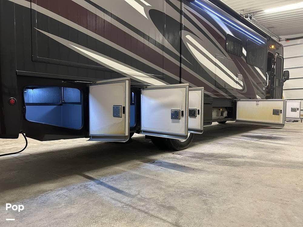 2017 Vacationer 35P by Holiday Rambler from Pop RVs in Franksville, Wisconsin