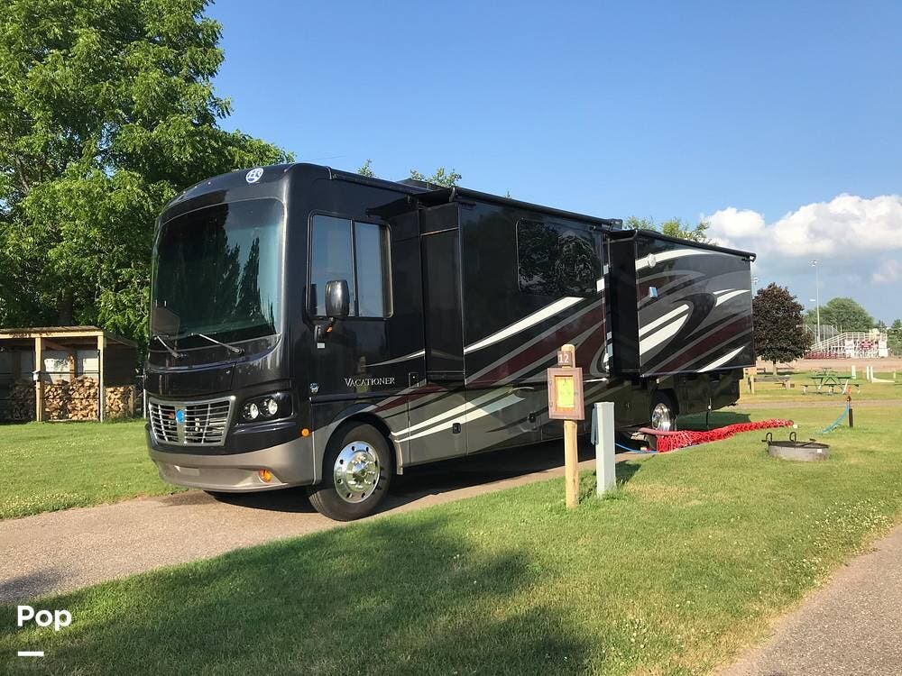 2017 Vacationer 35P by Holiday Rambler from Pop RVs in Franksville, Wisconsin
