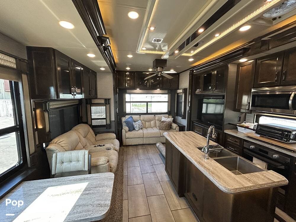 2020 Beacon 39FBB by Vanleigh from Pop RVs in Arlington, Texas