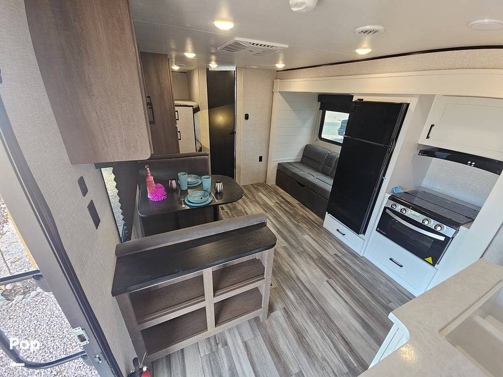 2025 Jayco Jay Flight SLX 265BHSW - Used Travel Trailer For Sale by Pop RVs in Chino Valley, Arizona features Air Conditioning, Slideout, Awning, Leveling Jacks