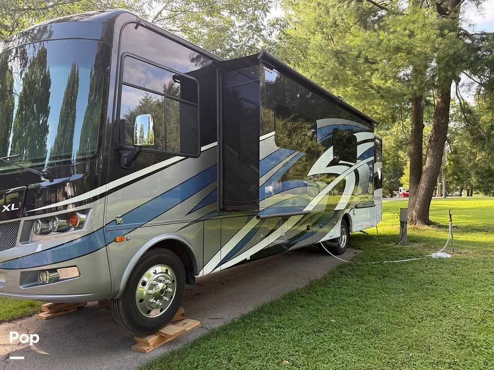 2019 Georgetown XL 369DS by Forest River from Pop RVs in Bardstown, Kentucky