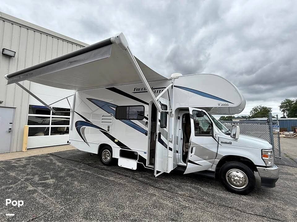 2022 Thor Motor Coach Freedom Elite 22FE - Used Class C For Sale by Pop RVs in Byron Center, Michigan