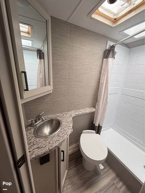 2022 Freedom Elite 22FE by Thor Motor Coach from Pop RVs in Byron Center, Michigan