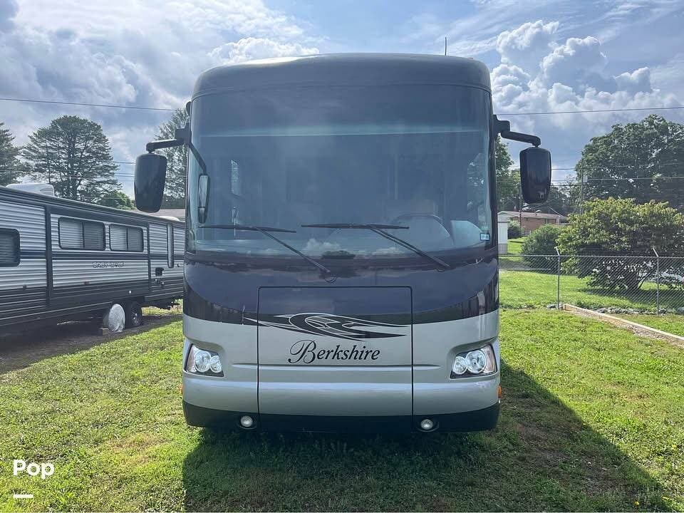 2014 Forest River Berkshire 390RB - Used Diesel Pusher For Sale by Pop RVs in Etowah, North Carolina features Slideout