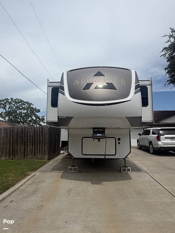 2022 Paradigm M-385FL by Alliance RV from Pop RVs in Santa Fe, Texas