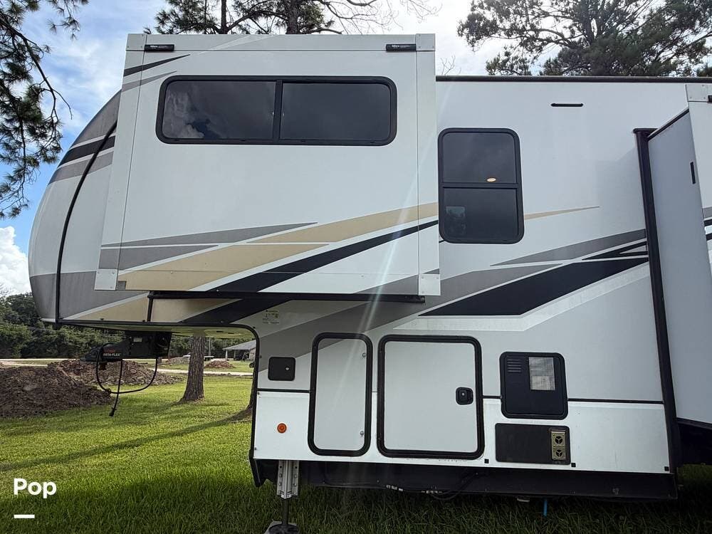 2022 Paradigm 385FL by Alliance RV from Pop RVs in Santa Fe, Texas