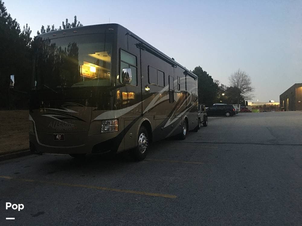2014 Tiffin Allegro Red 33 AA - Used Diesel Pusher For Sale by Pop RVs in Afton, Tennessee features Slideout