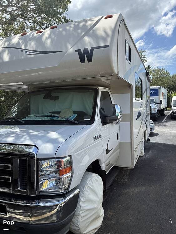 2021 Winnebago Minnie Winnie 22M - Used Class C For Sale by Pop RVs in Port Saint Lucie, Florida features Slideout
