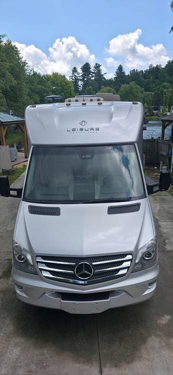 Used 2017 Leisure Travel Unity U24IB available in Blairsville, Georgia