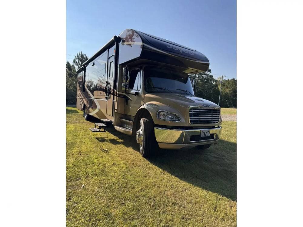 Used 2015 Jayco Seneca 37TS available in Ninety Six, South Carolina