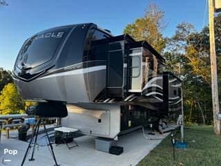 2023 Jayco Pinnacle 36SSWS - Used Fifth Wheel For Sale by Pop RVs in Nunnelly, Tennessee features Leveling Jacks, Slideout, Awning, Air Conditioning