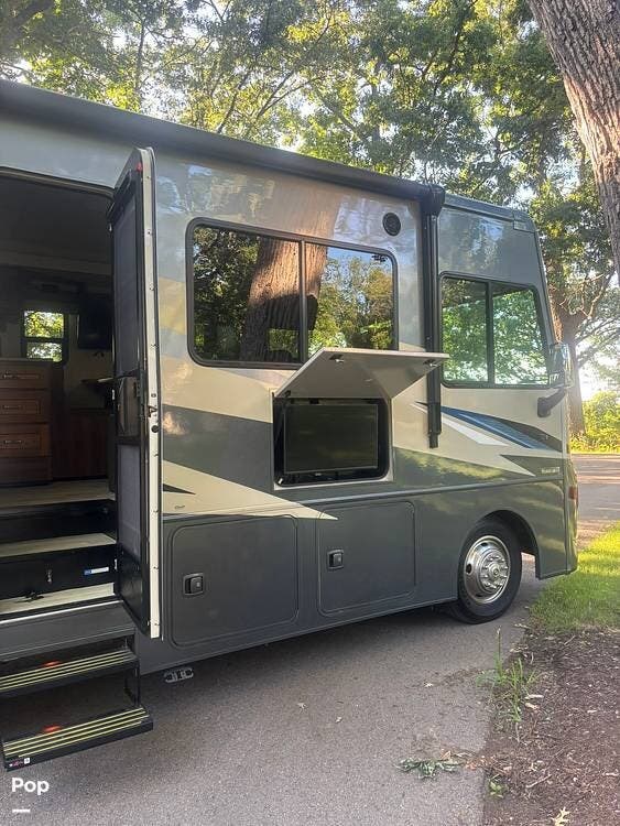 Used 2022 Winnebago Sunstar 31B available in Cottage Grove, Wisconsin