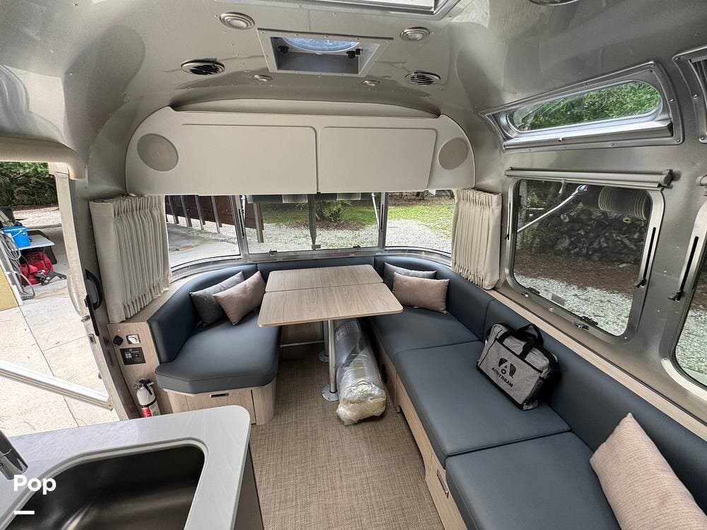 2024 Globetrotter 27FB Twin by Airstream from Pop RVs in Sarasota, Florida