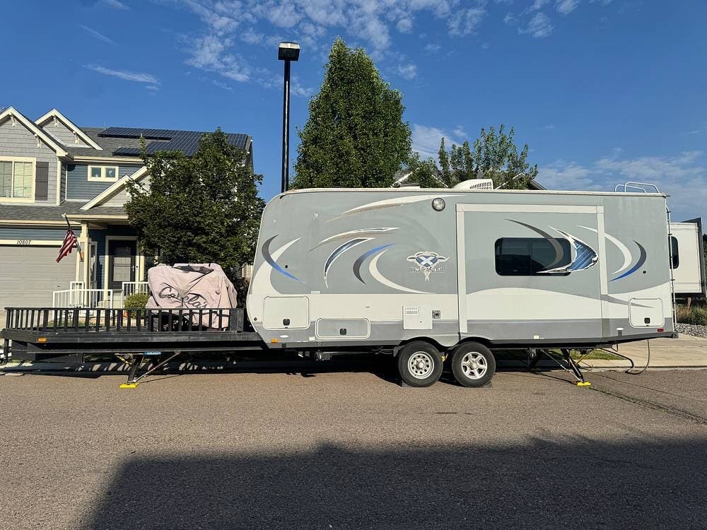 2016 Highland Ridge Highlander 21FBD - Used Toy Hauler For Sale by Pop RVs in Commerce City, Colorado features Slideout