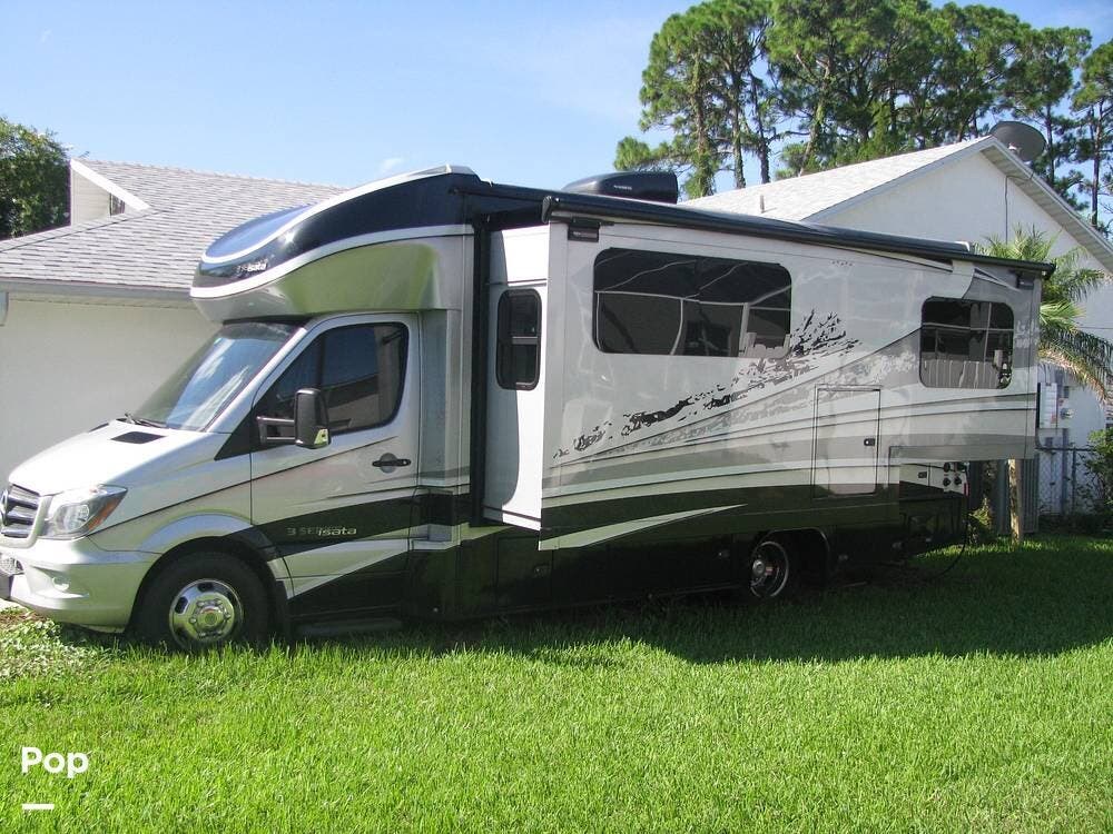 2018 Isata 3 Series Dynamax  24FW by Dynamax Corp from Pop RVs in Edgewater, Florida