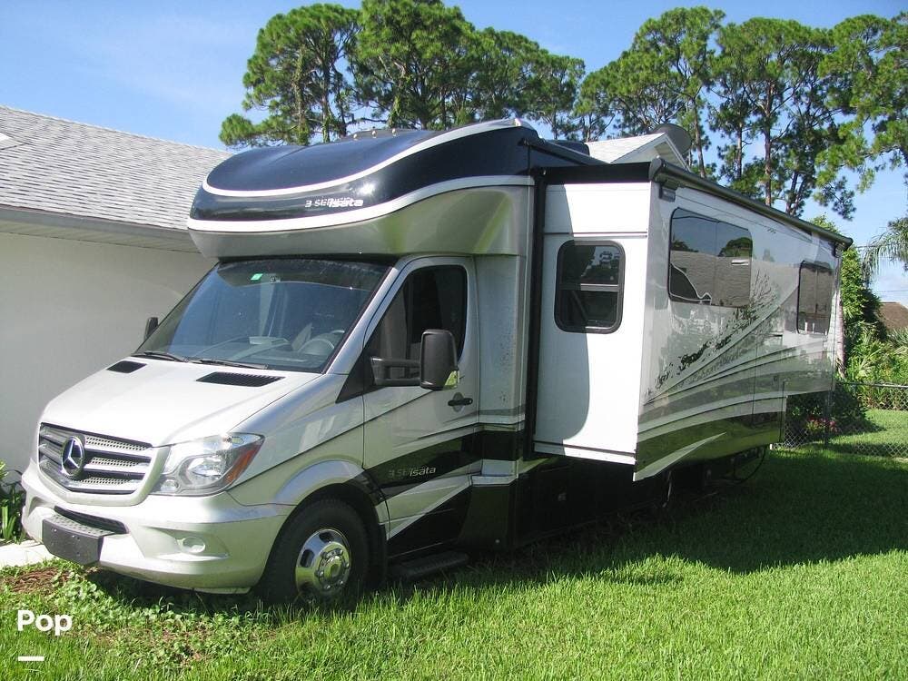 2018 Dynamax Corp Isata 3 Series Dynamax  24FW - Used Class C For Sale by Pop RVs in Edgewater, Florida features Slideout, Air Conditioning, Awning, Generator