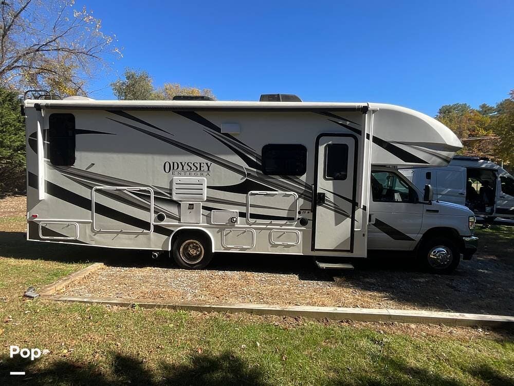 2022 Entegra Coach Odyssey 26M - Used Class C For Sale by Pop RVs in Hendersonville, North Carolina features Slideout, Generator, Leveling Jacks, Awning, Air Conditioning