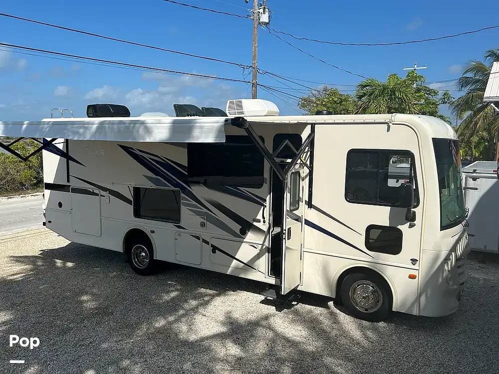 2021 Fleetwood Flair 29M - Used Class A For Sale by Pop RVs in Morgantown, West Virginia features Slideout