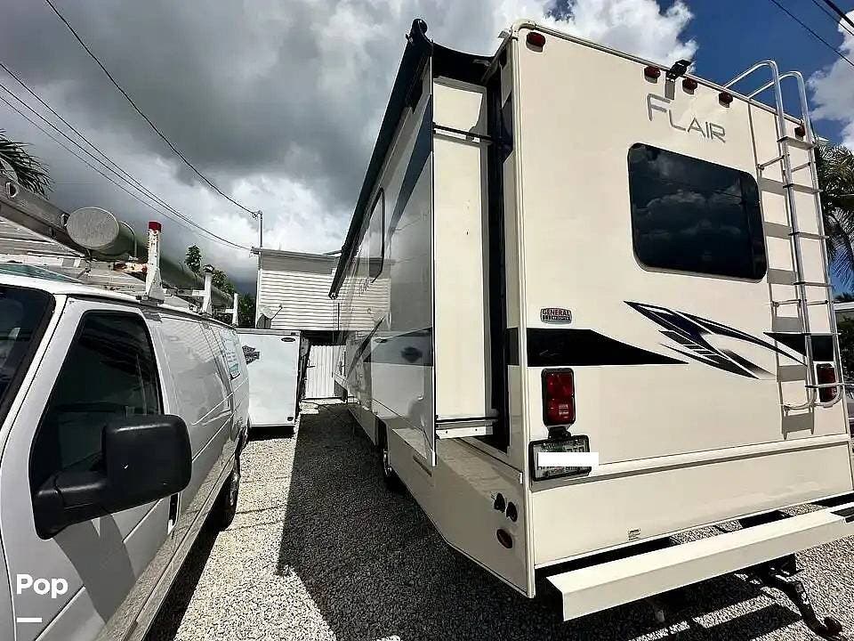 2021 Flair 29M by Fleetwood from Pop RVs in Morgantown, West Virginia
