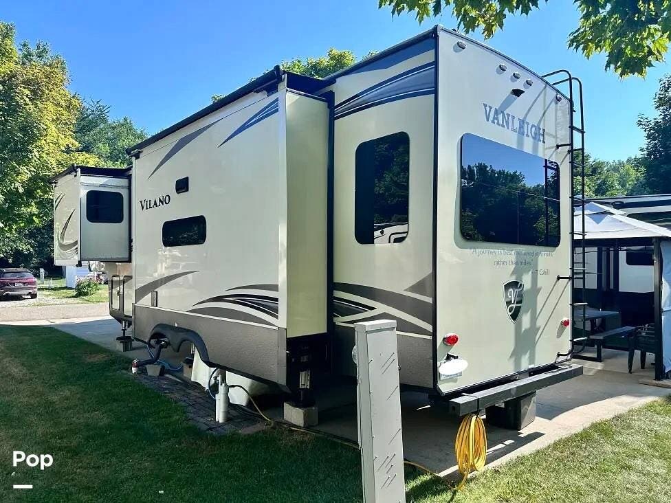 2019 Vilano 320 GK by Vanleigh from Pop RVs in Durand, Michigan