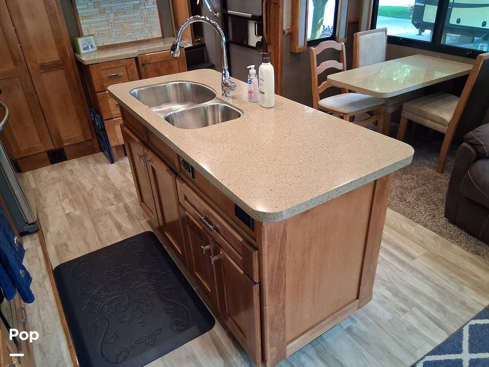 2019 Vilano 320GK by Vanleigh from Pop RVs in Durand, Michigan