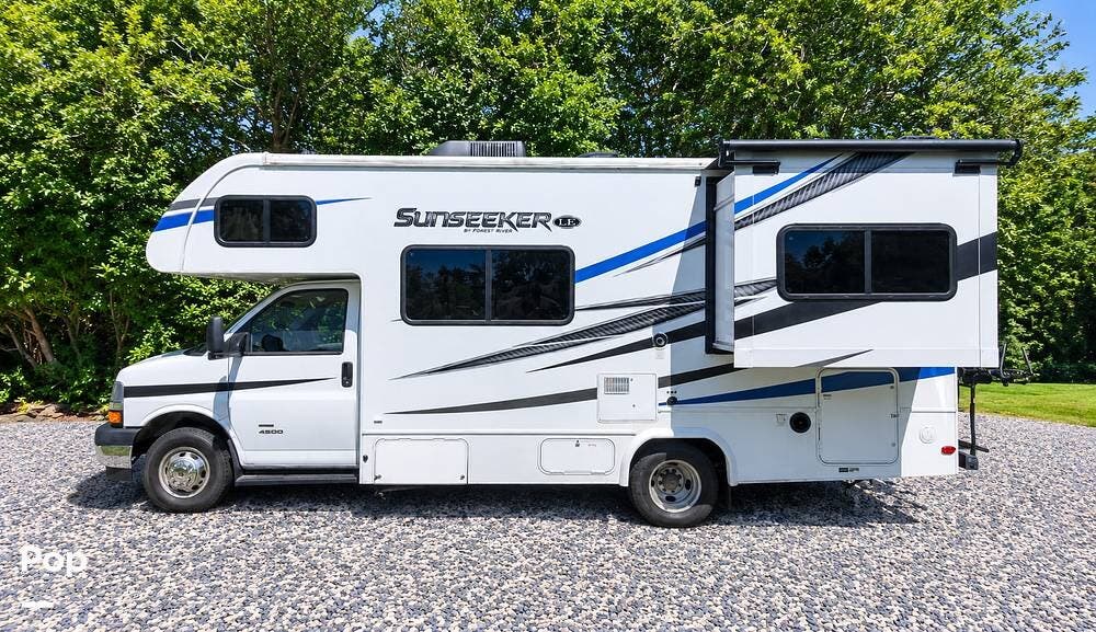2021 Sunseeker 2250SLE by Forest River from Pop RVs in West Barnstable, Massachusetts