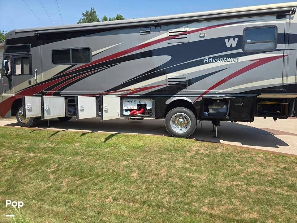 2013 Adventurer 32h by Winnebago from Pop RVs in Onalaska, Wisconsin