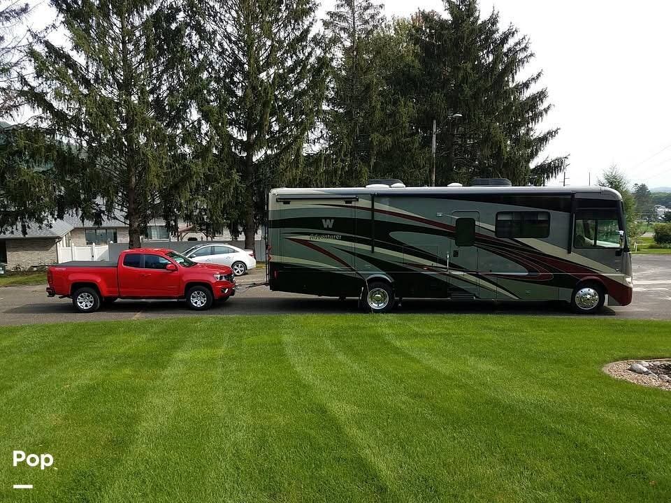 2013 Winnebago Adventurer 32h - Used Class A For Sale by Pop RVs in Onalaska, Wisconsin features Slideout